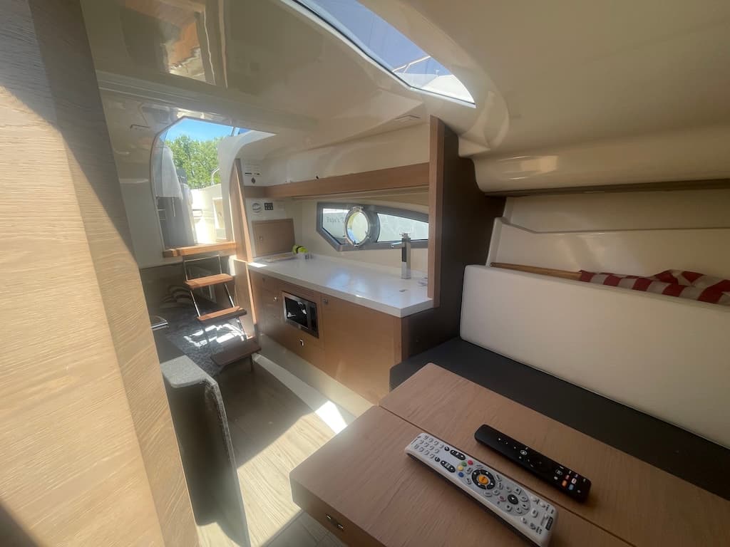 2015 Faeton 36 Formentera cockpit seating with removable table