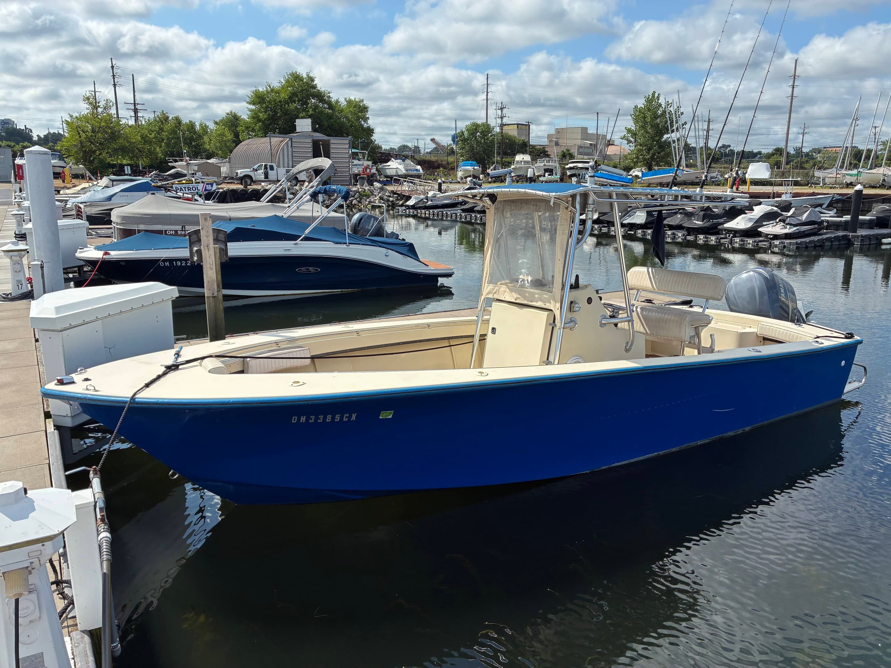 1998 Sea-Pro 235 center console with Yamaha 250HP outboard for sale in Cleveland, Ohio