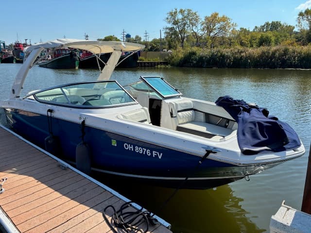 2019 Regal 260 FasDeck cockpit with padded deck liner and seating