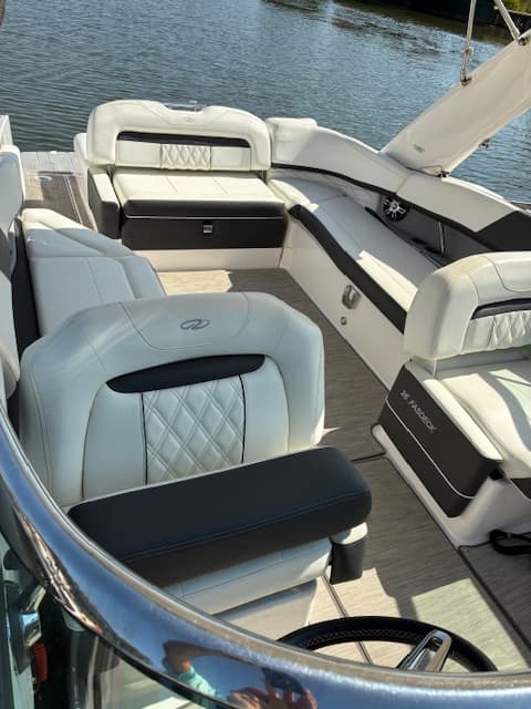 2019 Regal 260 FasDeck Fusion Bluetooth stereo system