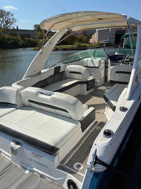 2019 Regal 260 FasDeck cockpit storage compartments