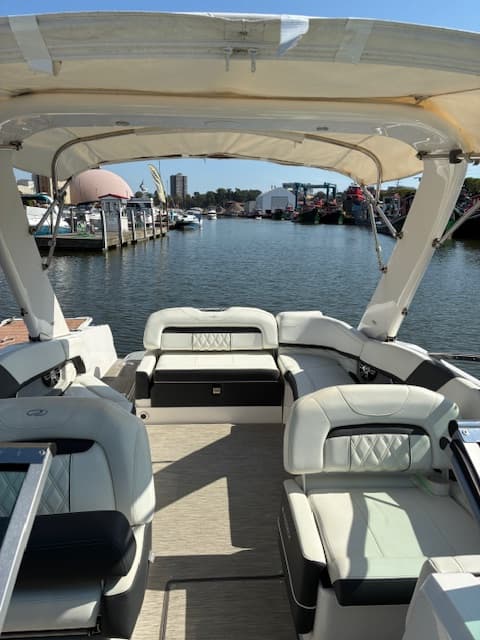 2019 Regal 260 FasDeck port side view in Cleveland, Ohio