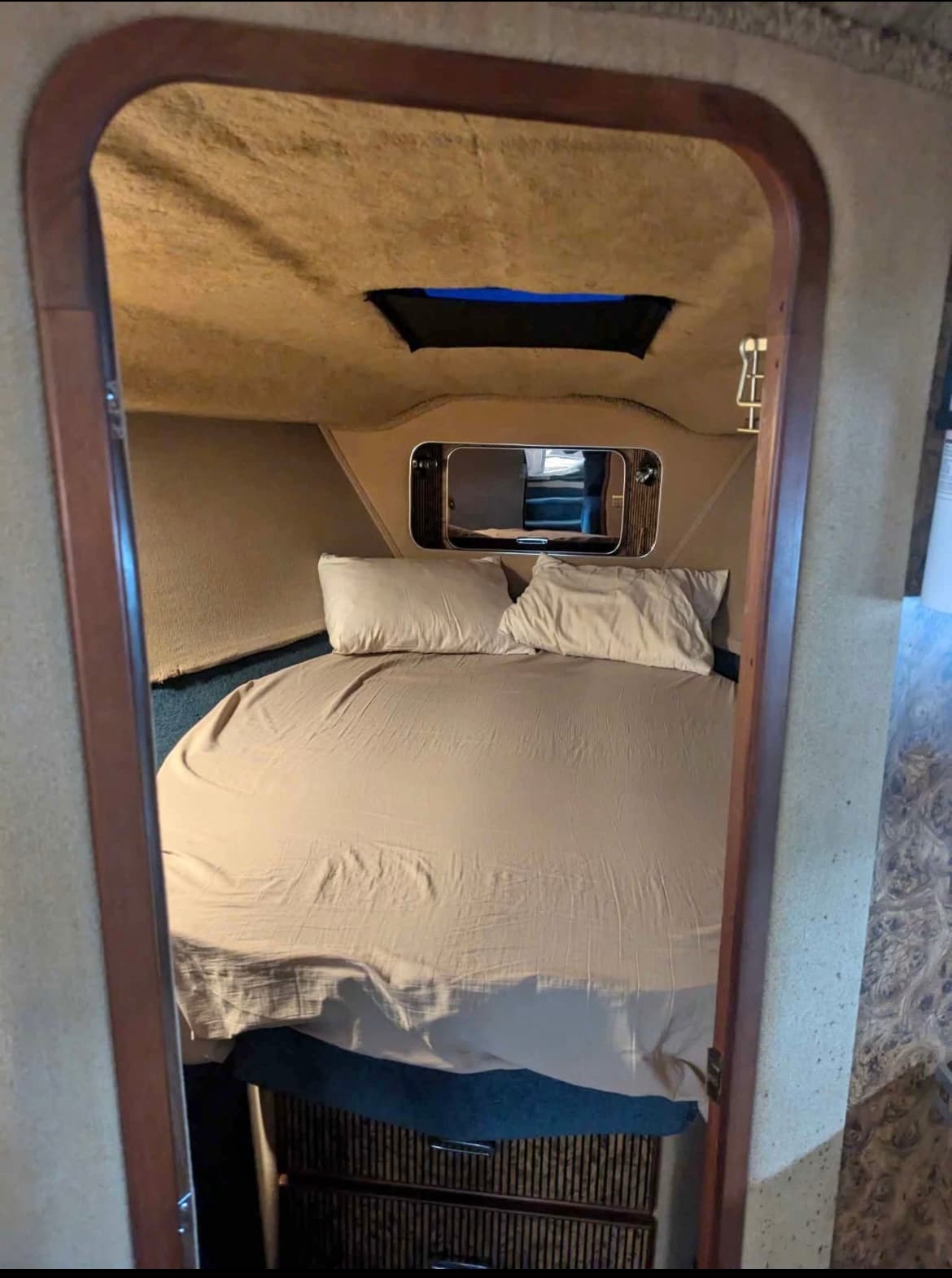 1983 Chris Craft Commander 332 new camper top and canvas enclosure