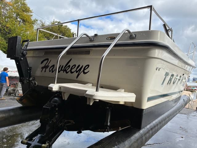 2001 Trophy 2052 Walkaround helm station with compass and VHF radio