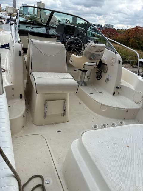 2001 Trophy 2052 Walkaround livewell and bait well system