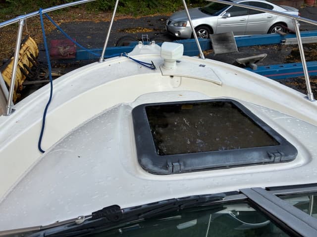 2001 Trophy 2052 Walkaround MerCruiser 4.3L EFI engine