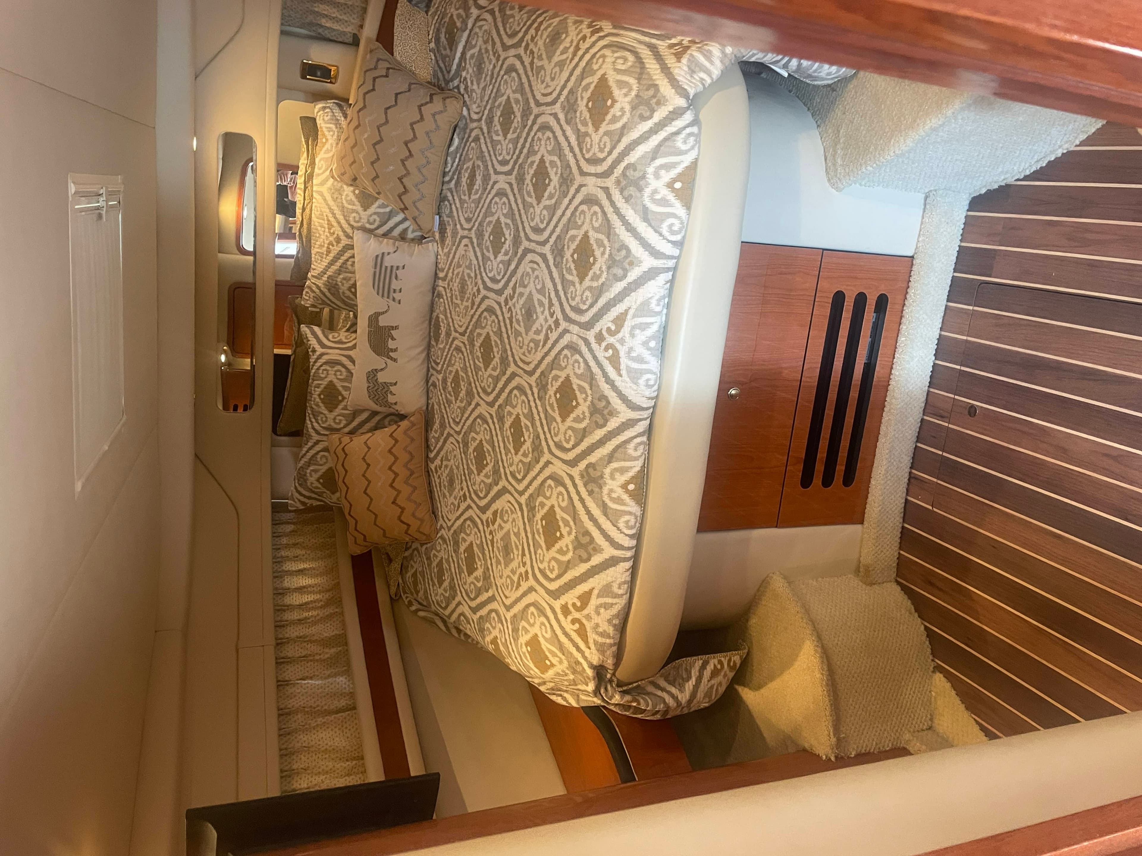 2001 Sea Ray Sundancer 460 forward cabin shower stall