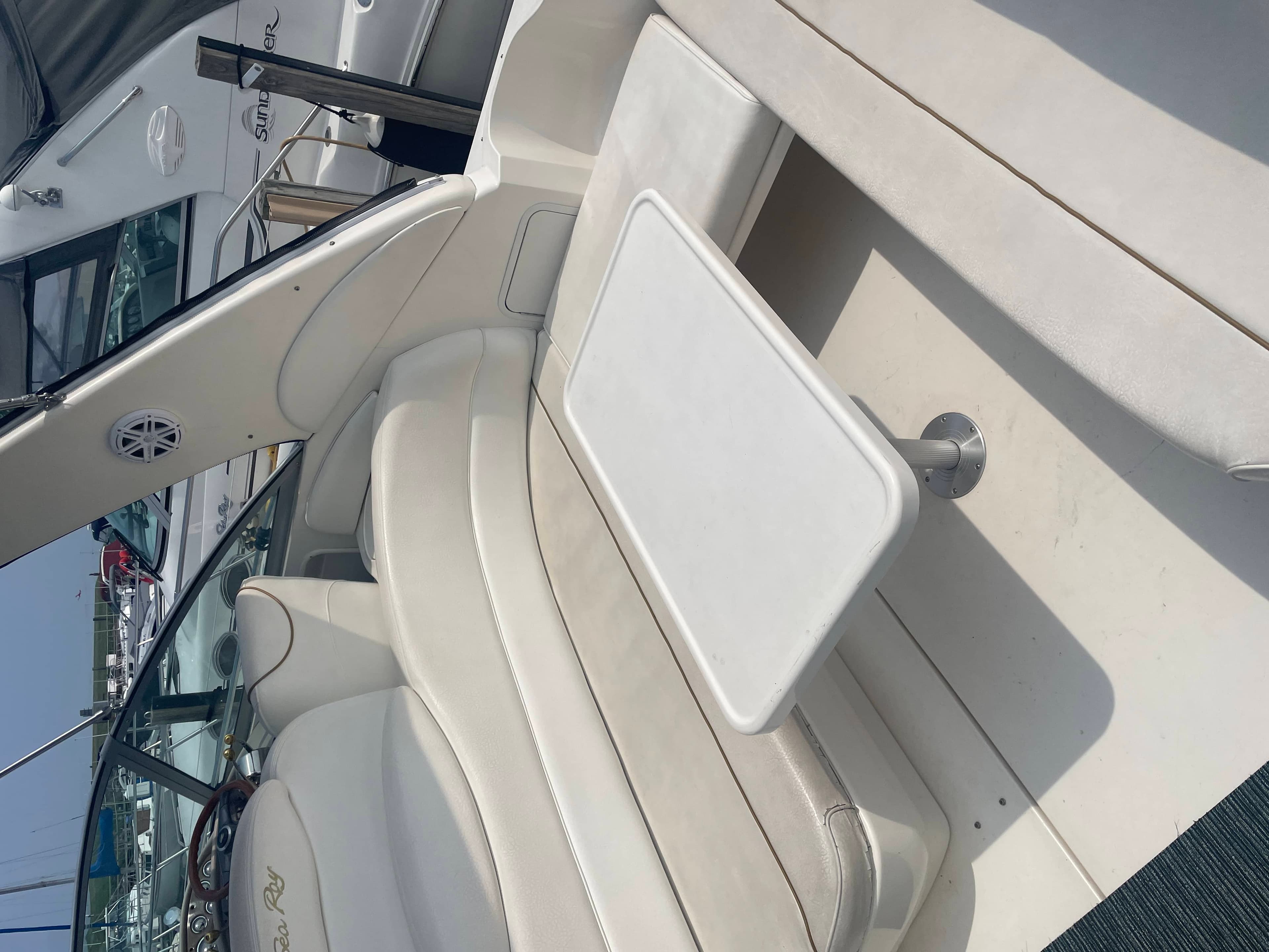 1999 Sea Ray Sundancer 340 helm station with Garmin GPS chartplotter