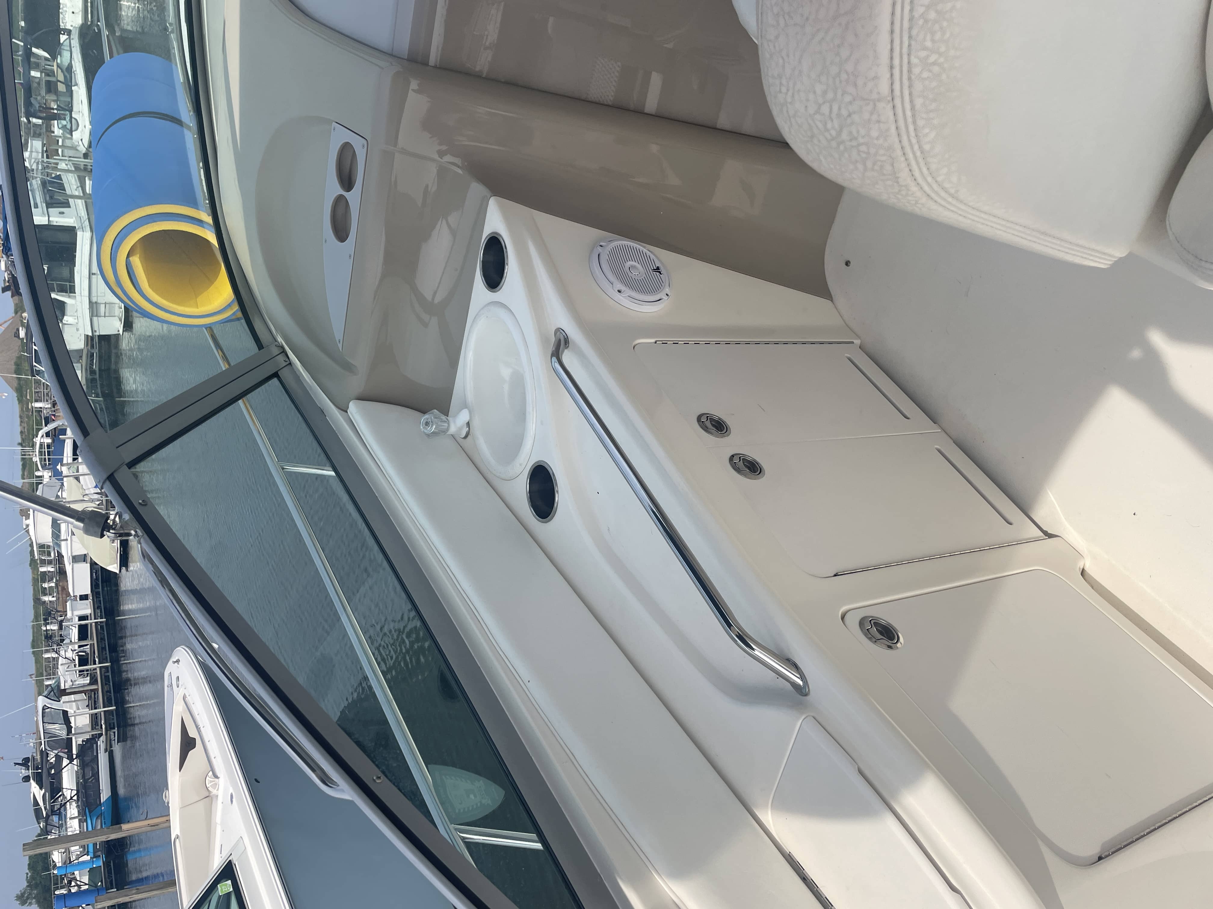1999 Sea Ray Sundancer 340 head compartment
