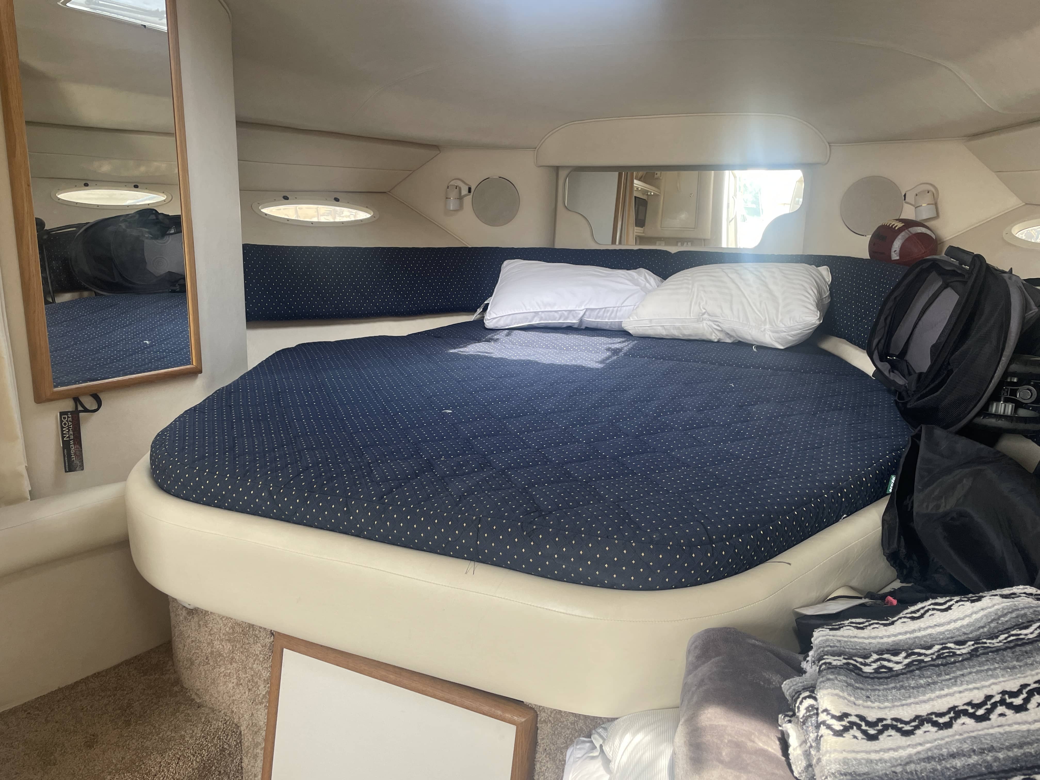 1999 Sea Ray Sundancer 340 starboard profile on Lake Erie