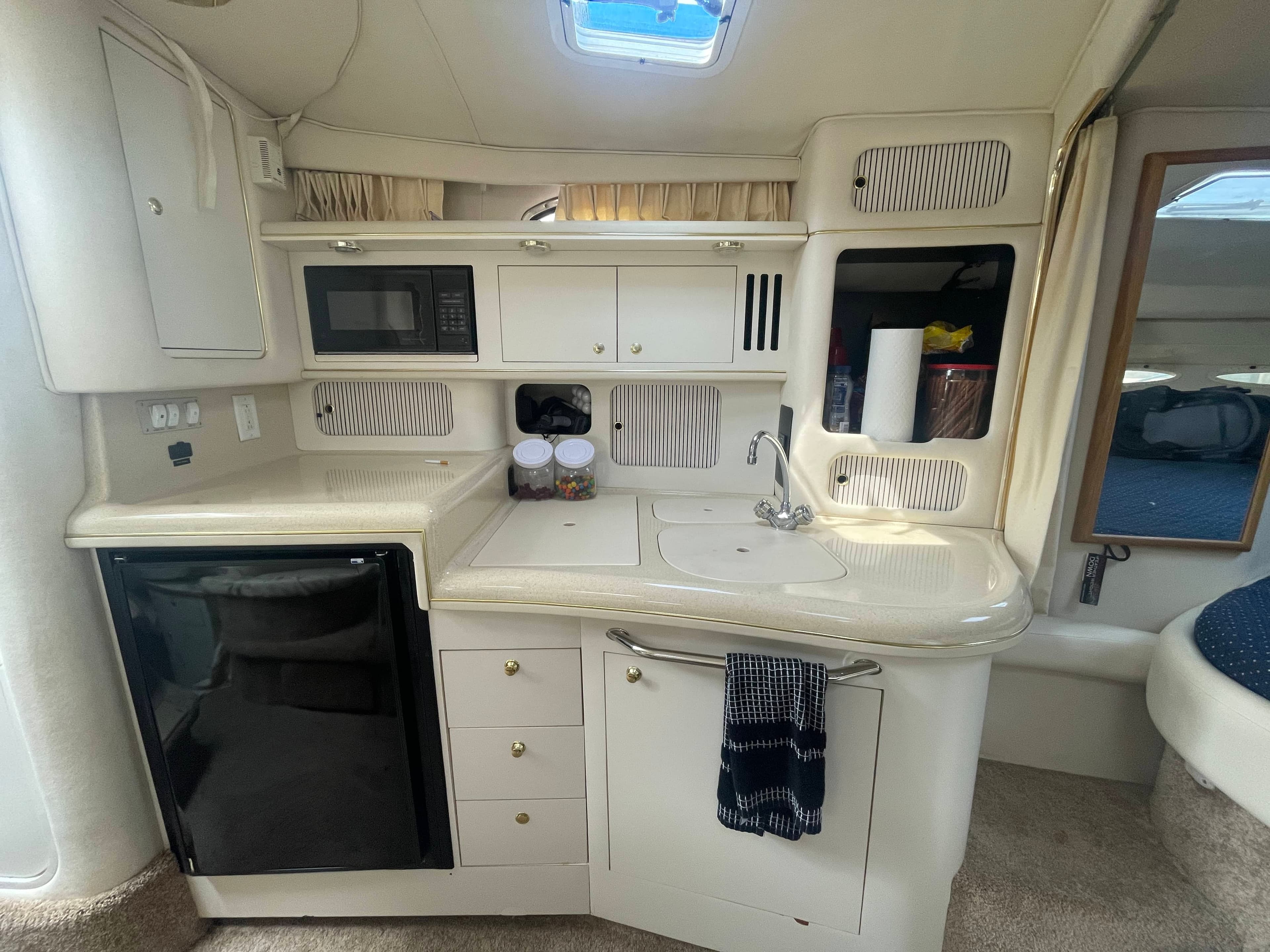 1999 Sea Ray Sundancer 340 stern quarter view