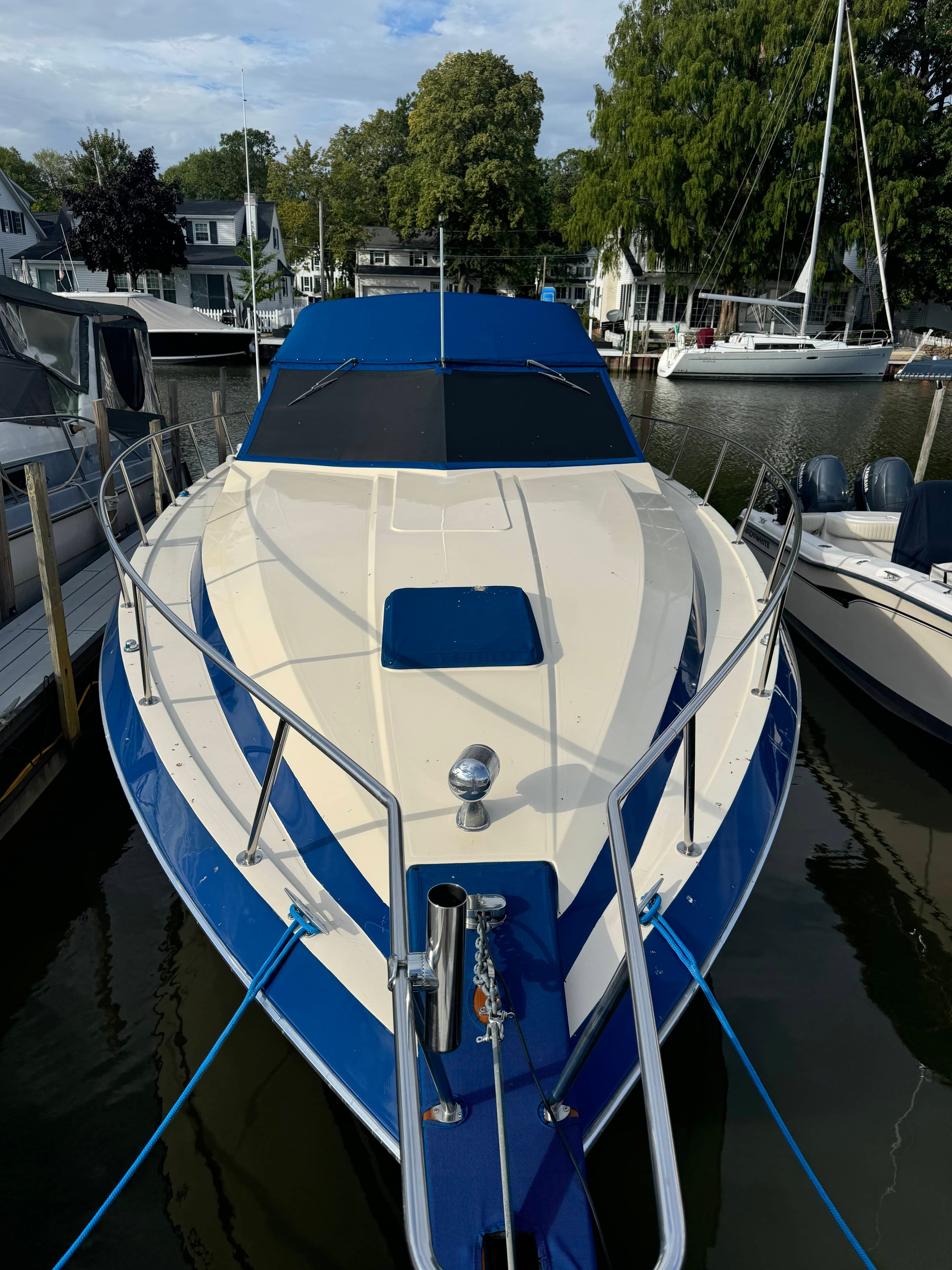1983 Chris Craft Commander 332 stern view showing twin engine configuration