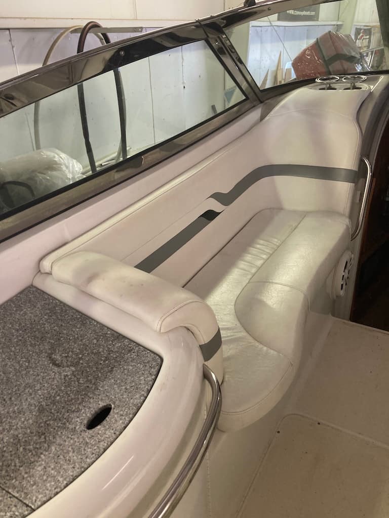 2004 Formula 330 SS helm station with Garmin GPS and instrumentation