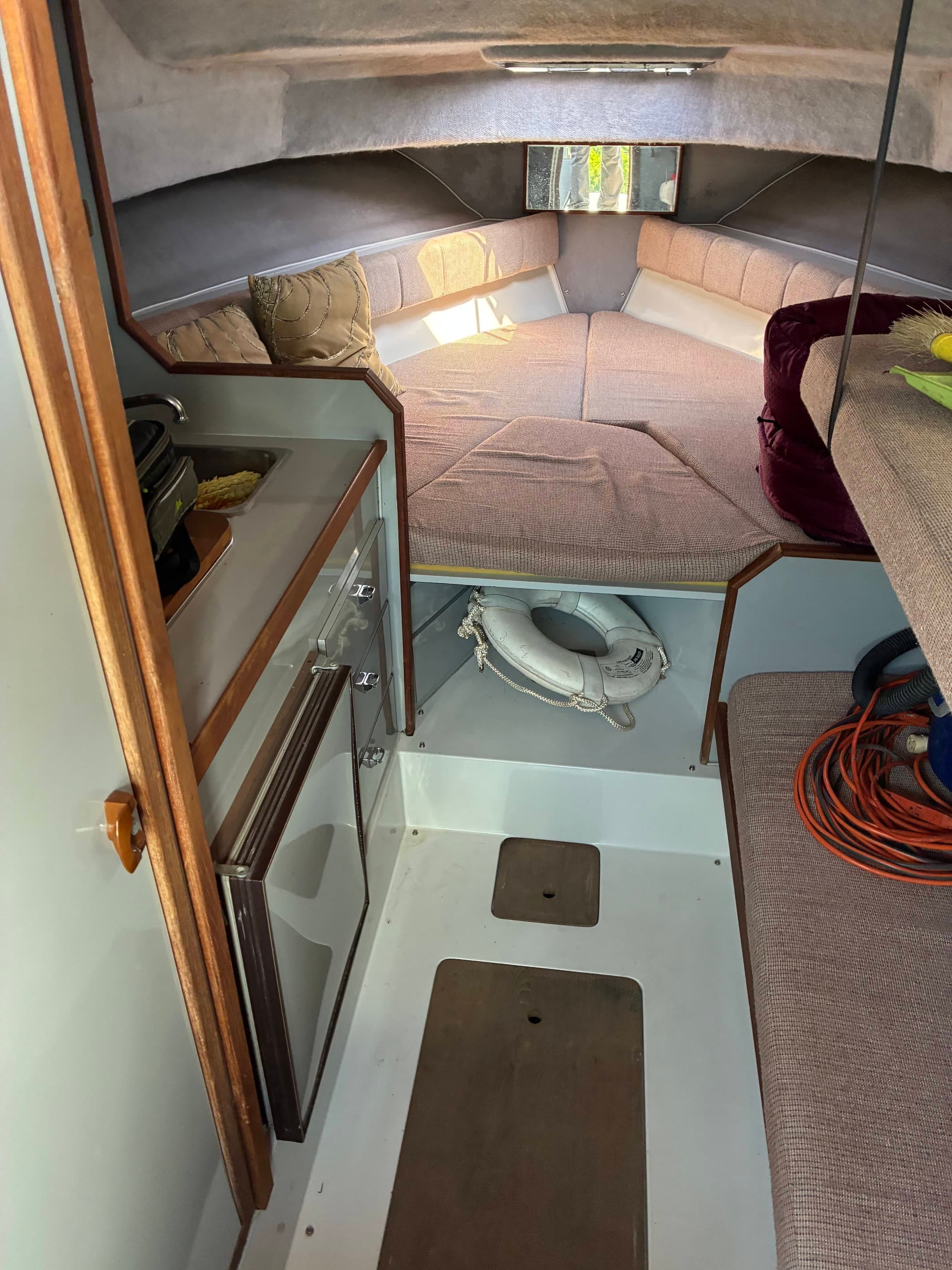 1986 Wellcraft Coastal 2600 port side view freshwater Lake Erie boat