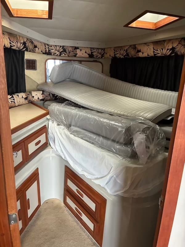 1987 Carver 32 Mariner flybridge helm controls