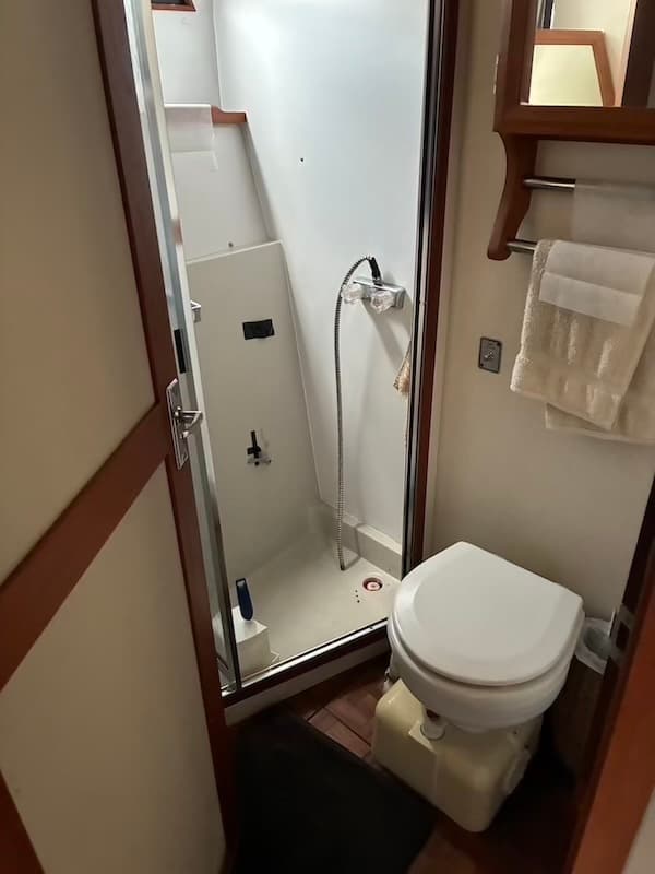 1987 Carver 32 Mariner microwave and galley storage