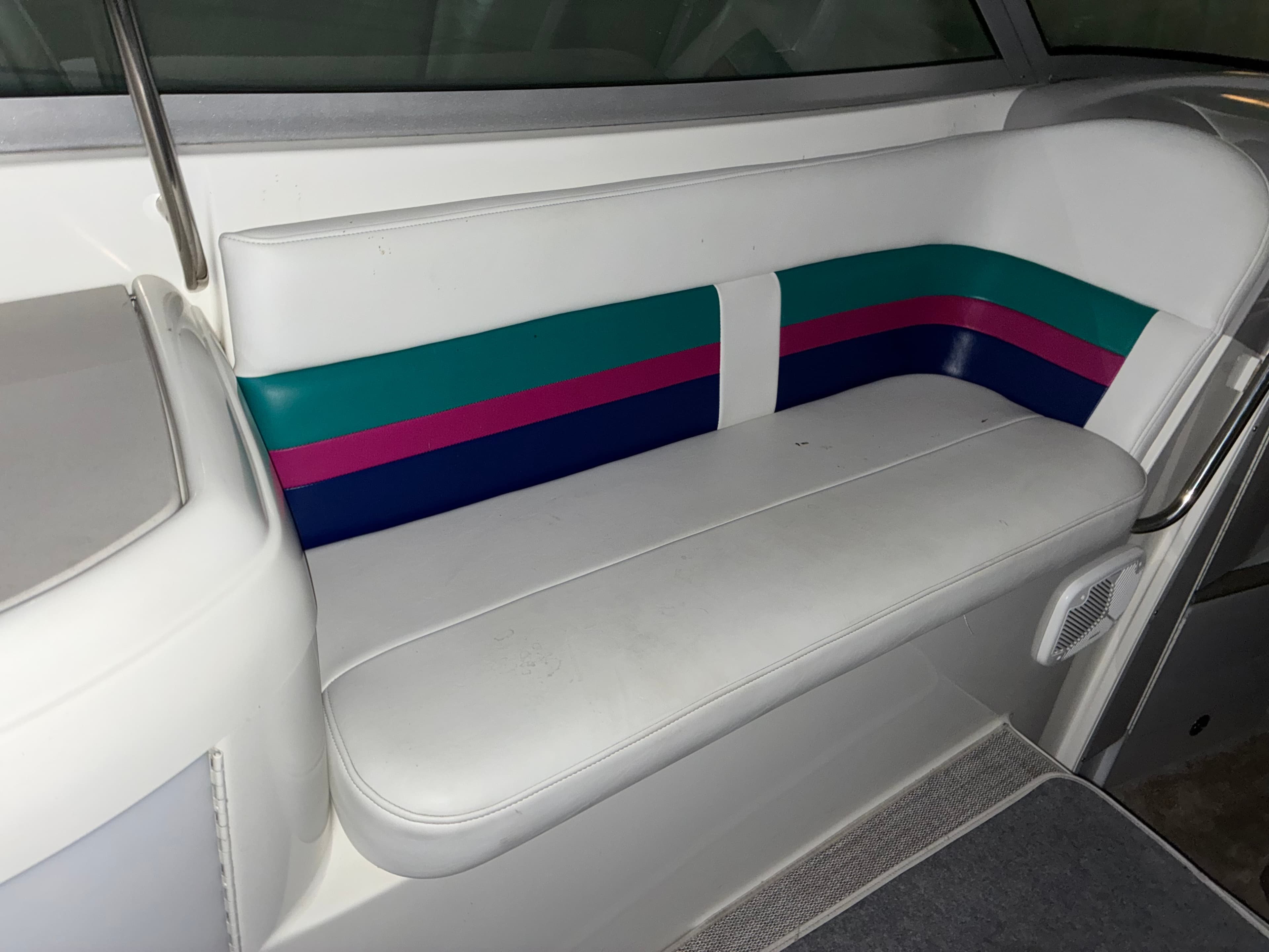 1998 Formula 330 SS wet bar and cockpit entertaining area