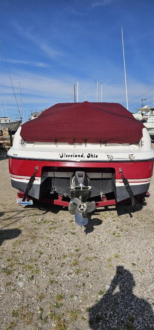 1996 Four Winns Sundowner 225 stern view showing I/O drive system