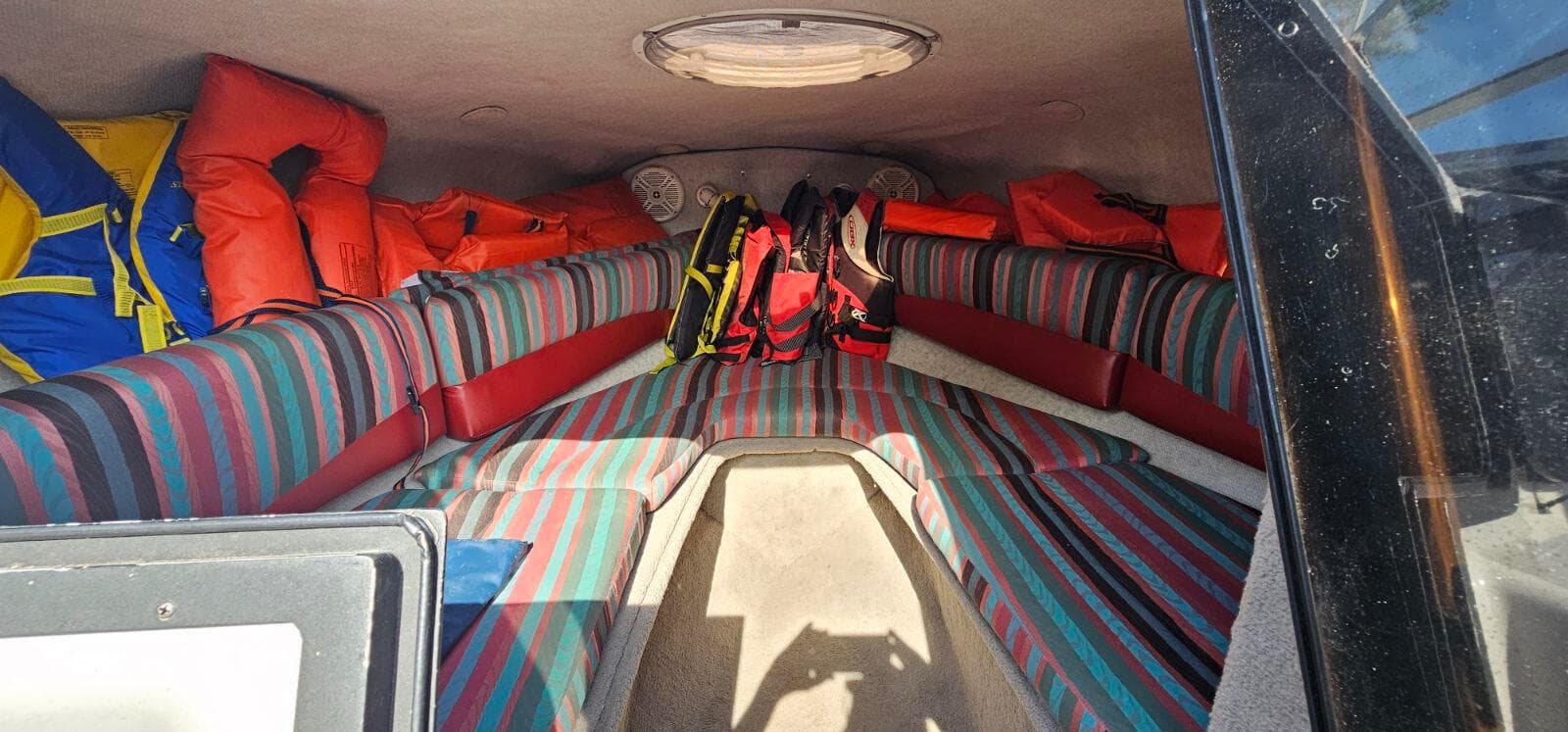 1996 Four Winns Sundowner 225 on trailer, starboard side view
