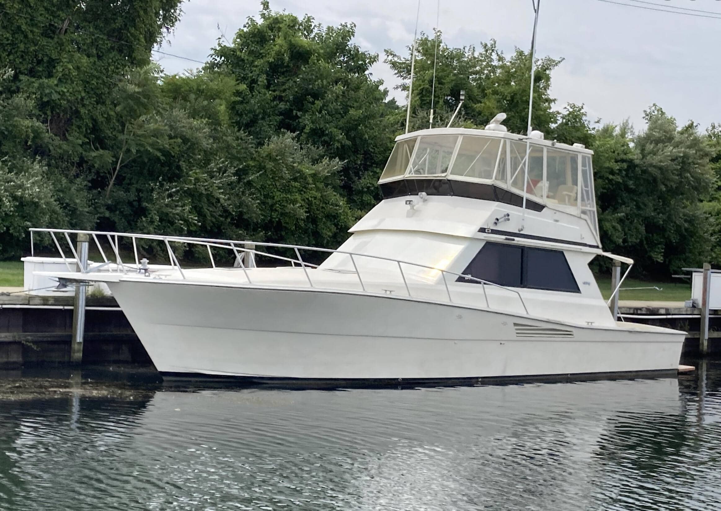 1990 Viking 45 Convertible sportfishing yacht profile view in Cleveland, Ohio