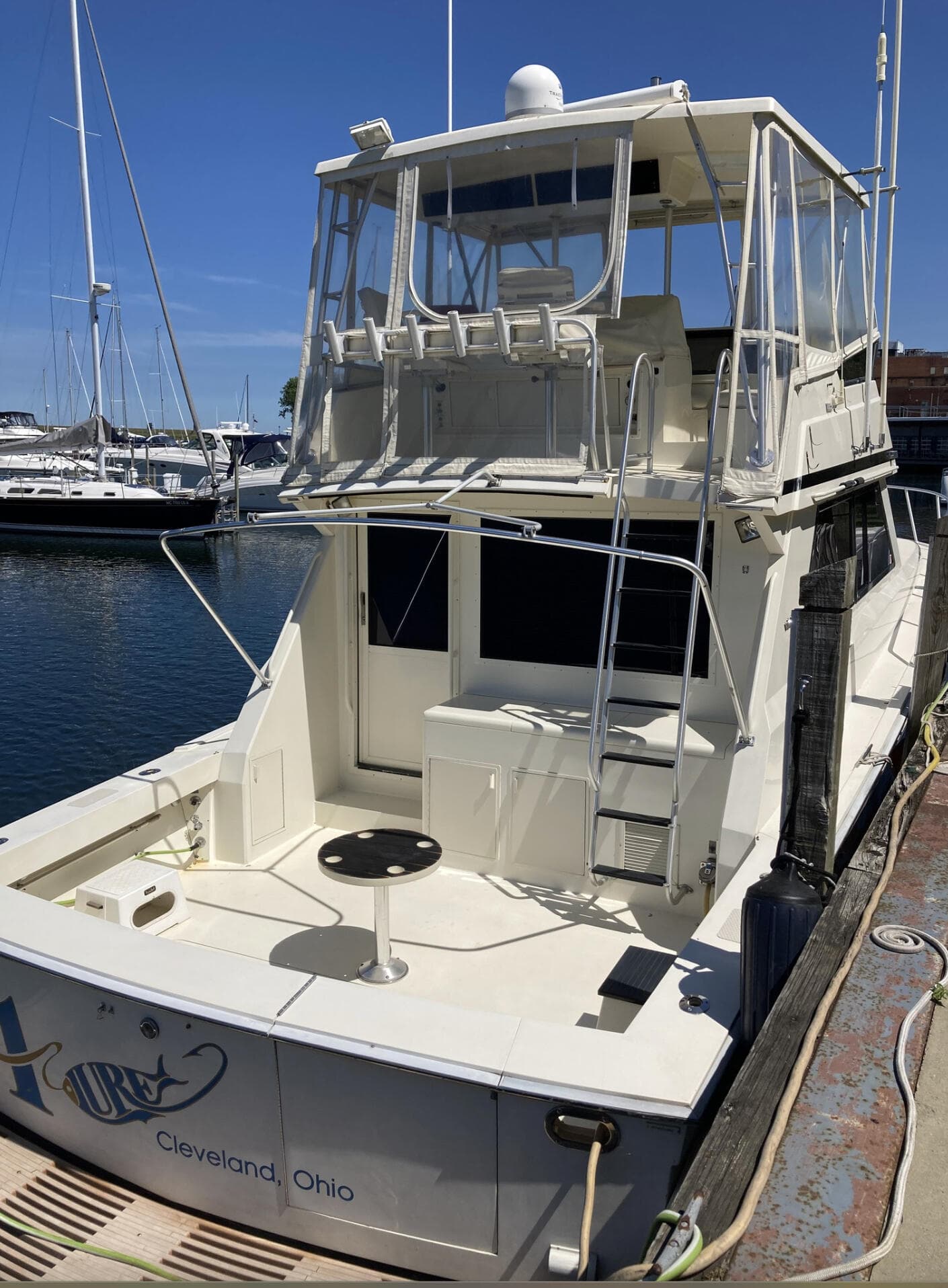 1990 Viking 45 Convertible cockpit and fishing deck