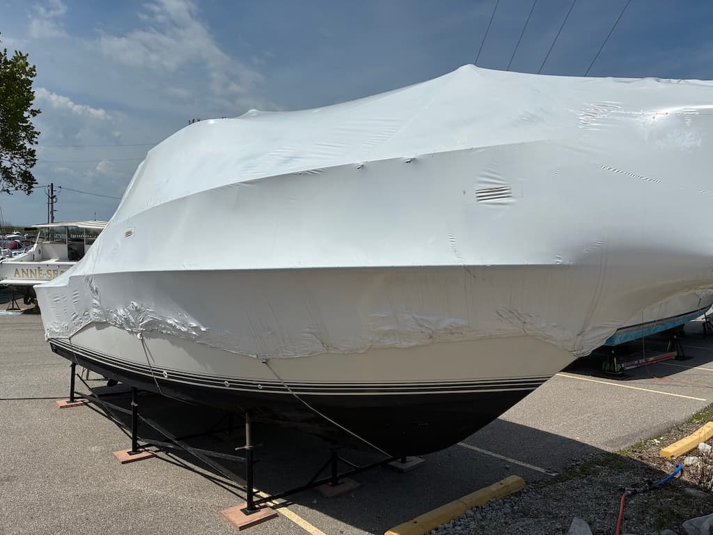 1989 Tiara 3300 Sport Flybridge bow with anchor pulpit