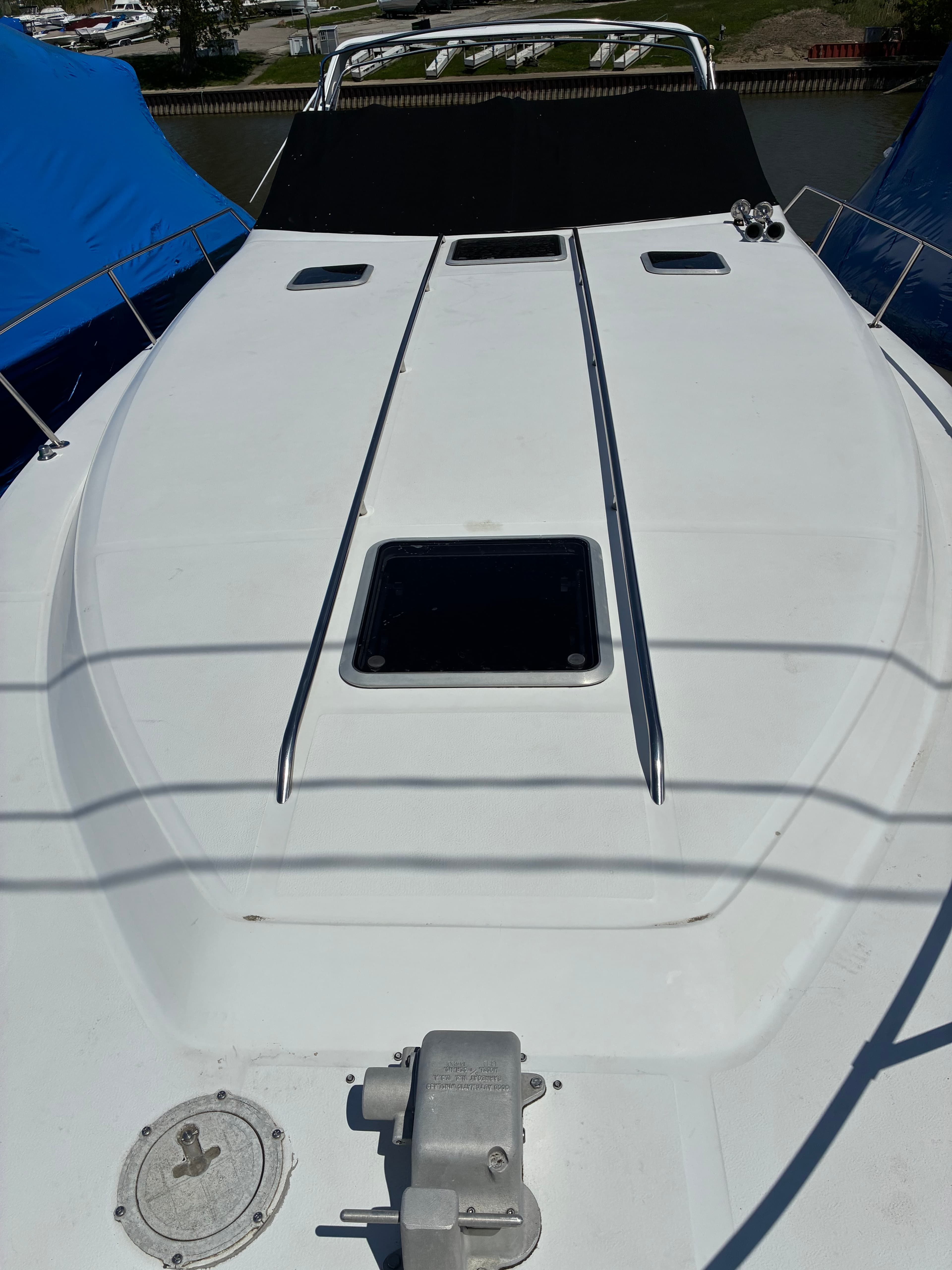 1990 Sea Ray 350 Express Cruiser cabin top and aft deck