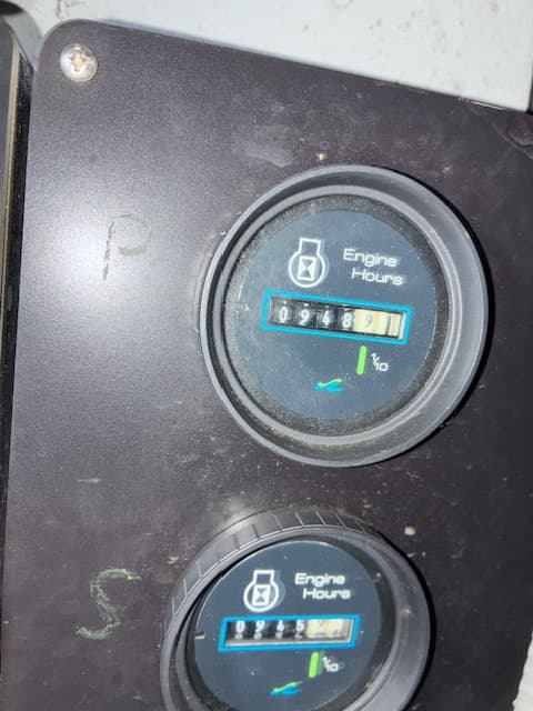 1990 Sea Ray 350 Express Cruiser engine hour gauges