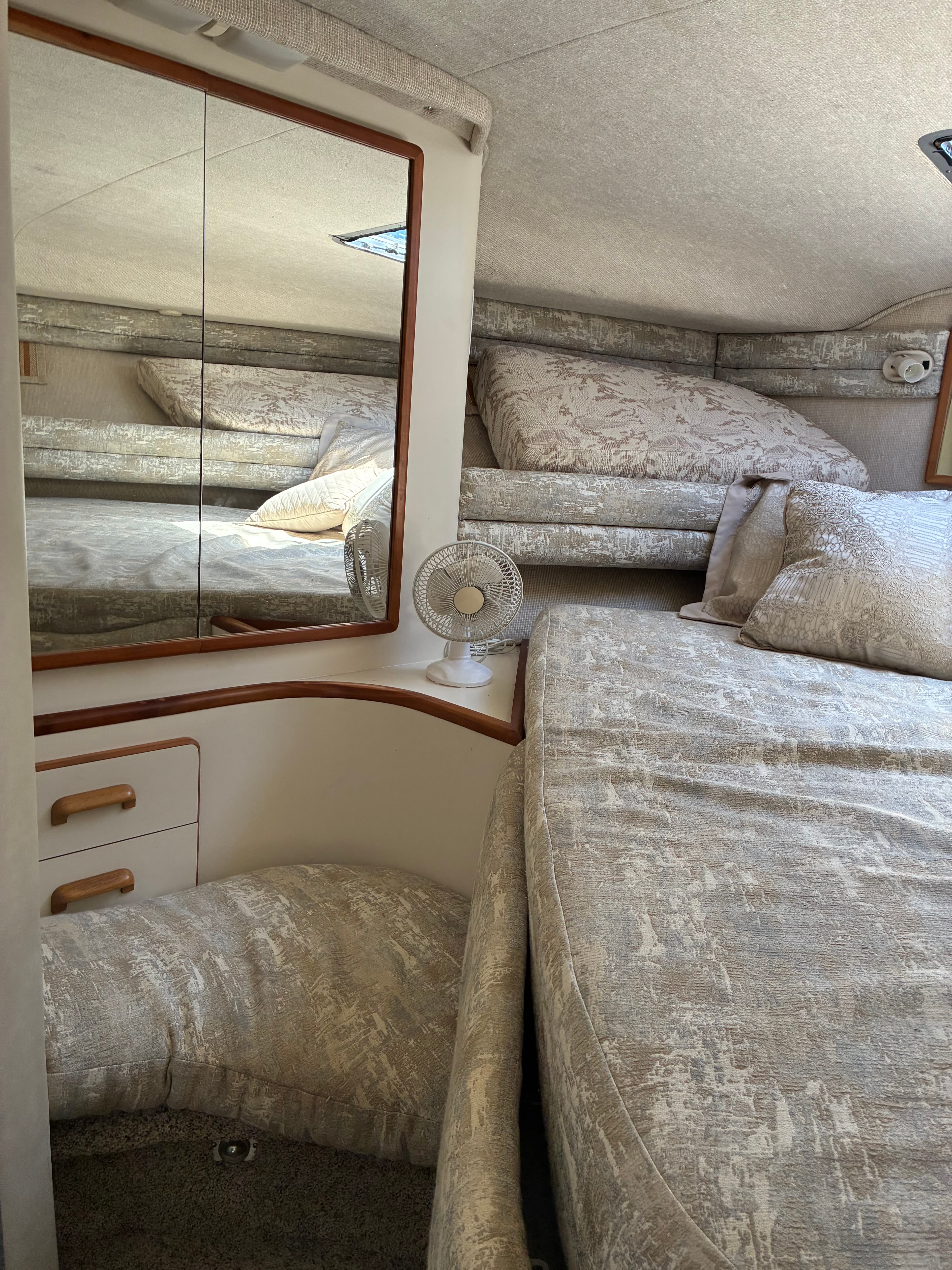 1990 Sea Ray 350 Express Cruiser forward berth detail