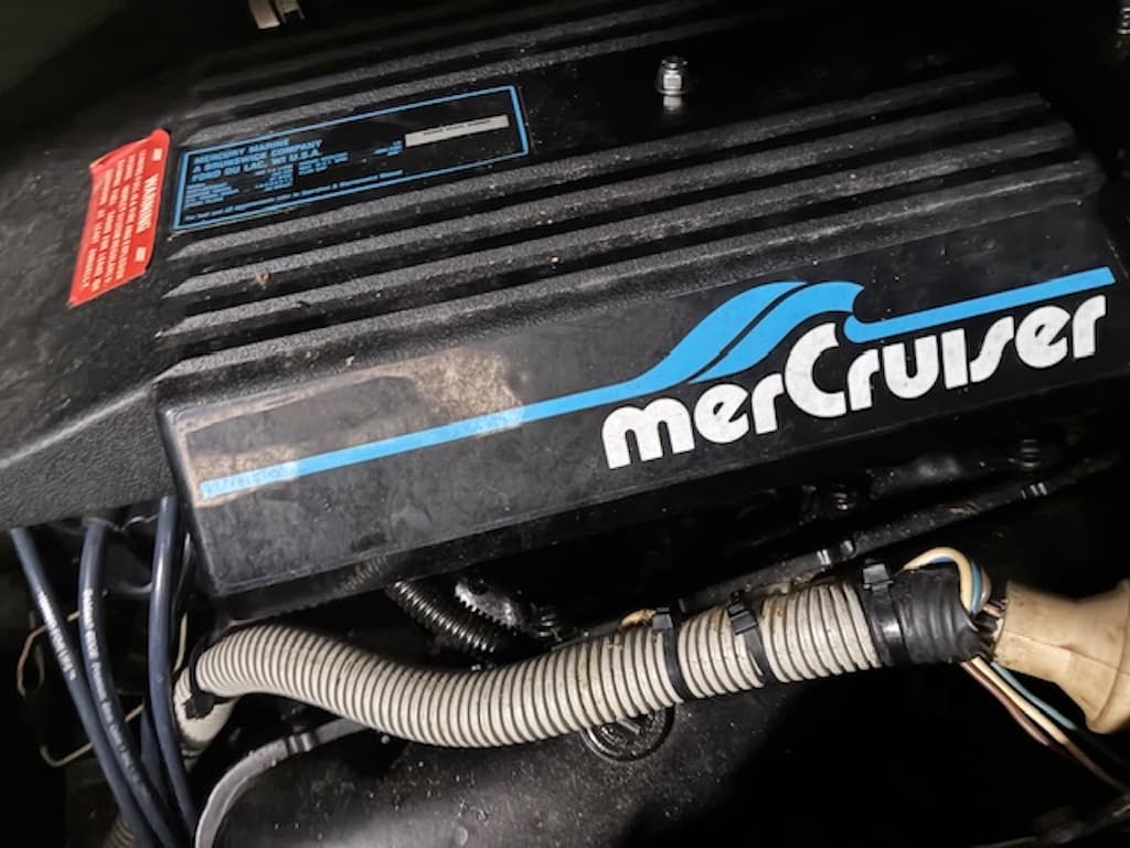 1990 Sea Ray 350 Express Cruiser Mercruiser 7.4 engine detail