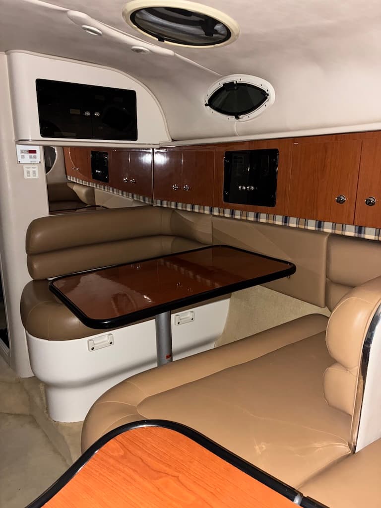 2004 Monterey 302 Cruiser tri-axle bunk trailer
