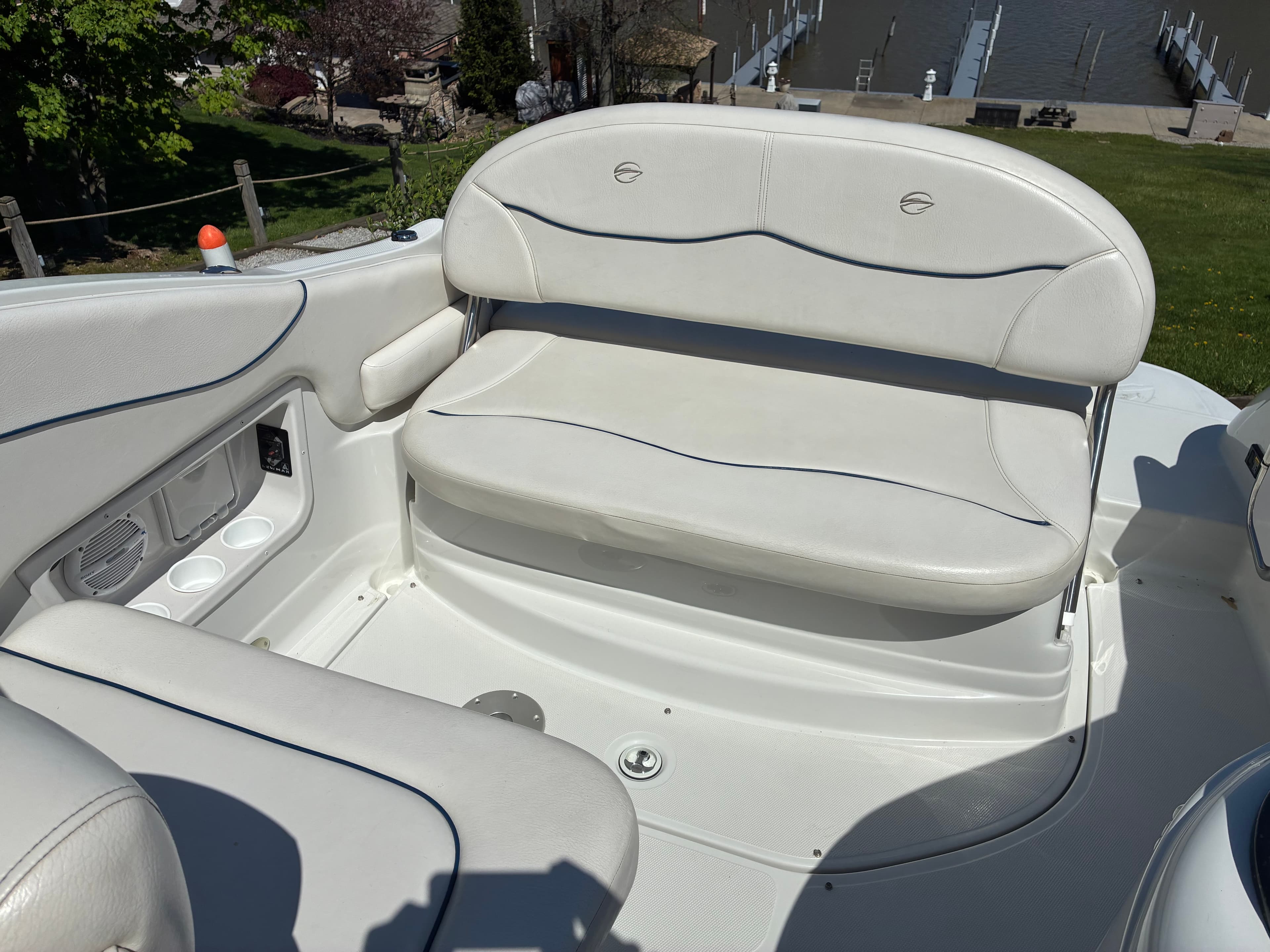 2005 Crownline 270CR aft cockpit lounge