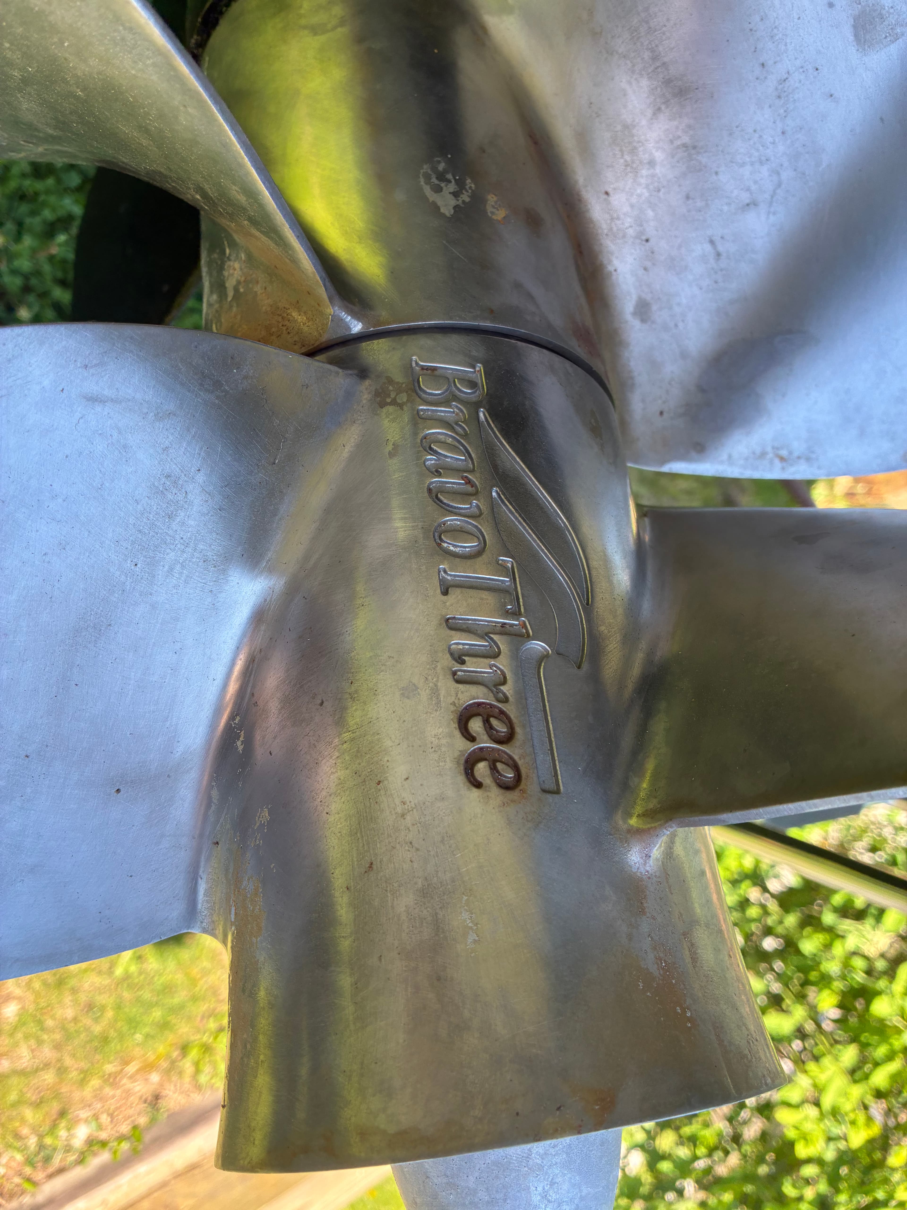 2005 Crownline 270CR Bravo Three propeller logo detail