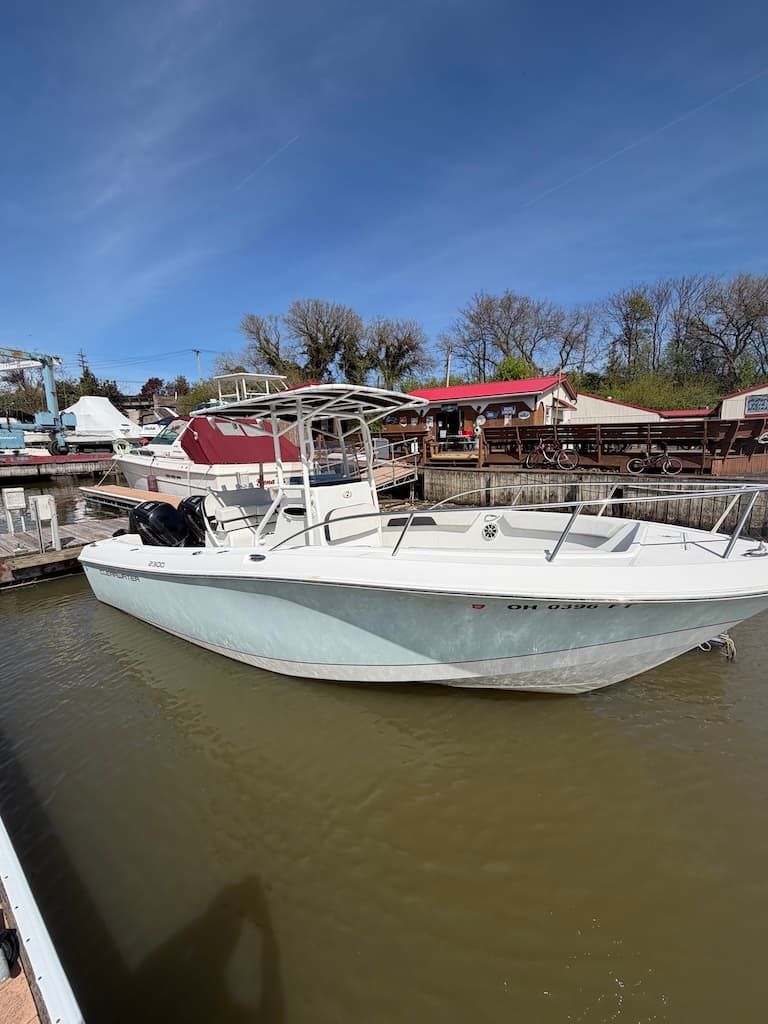 2017 Clearwater 2300 Center Console starboard bow profile